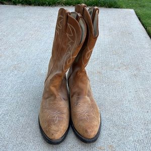 Men’s Caramel colored cowboy boots